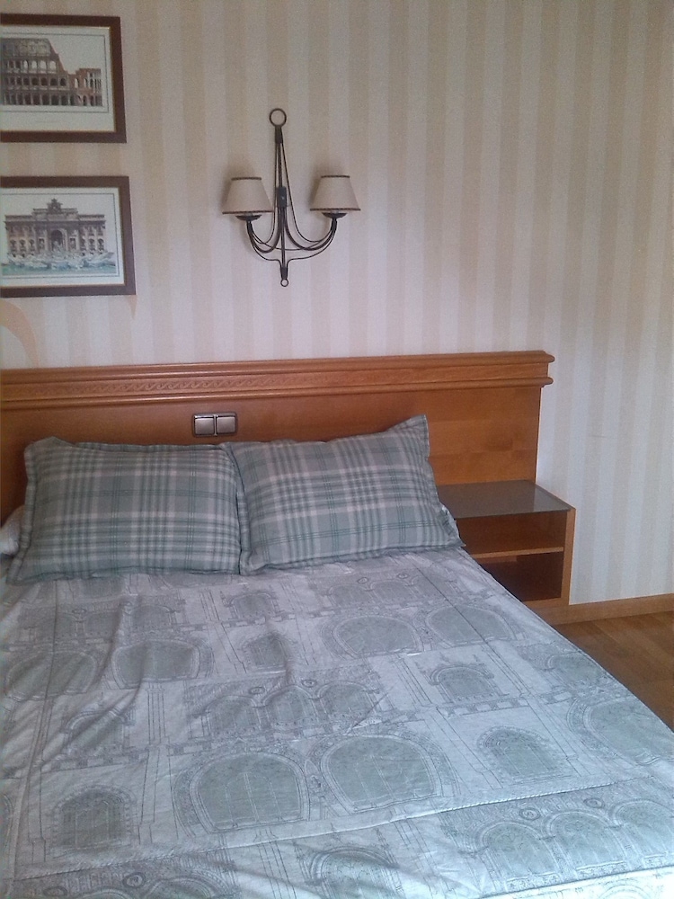 Hotel Juan Carlos I 40/63