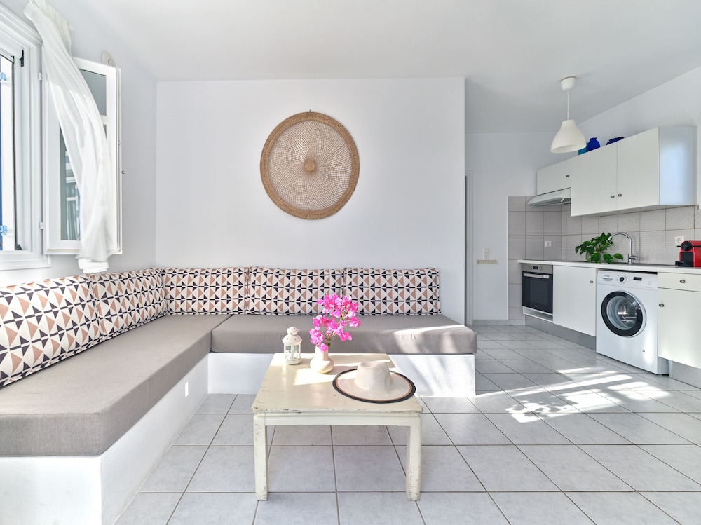 Cleopatra Homes 10/50