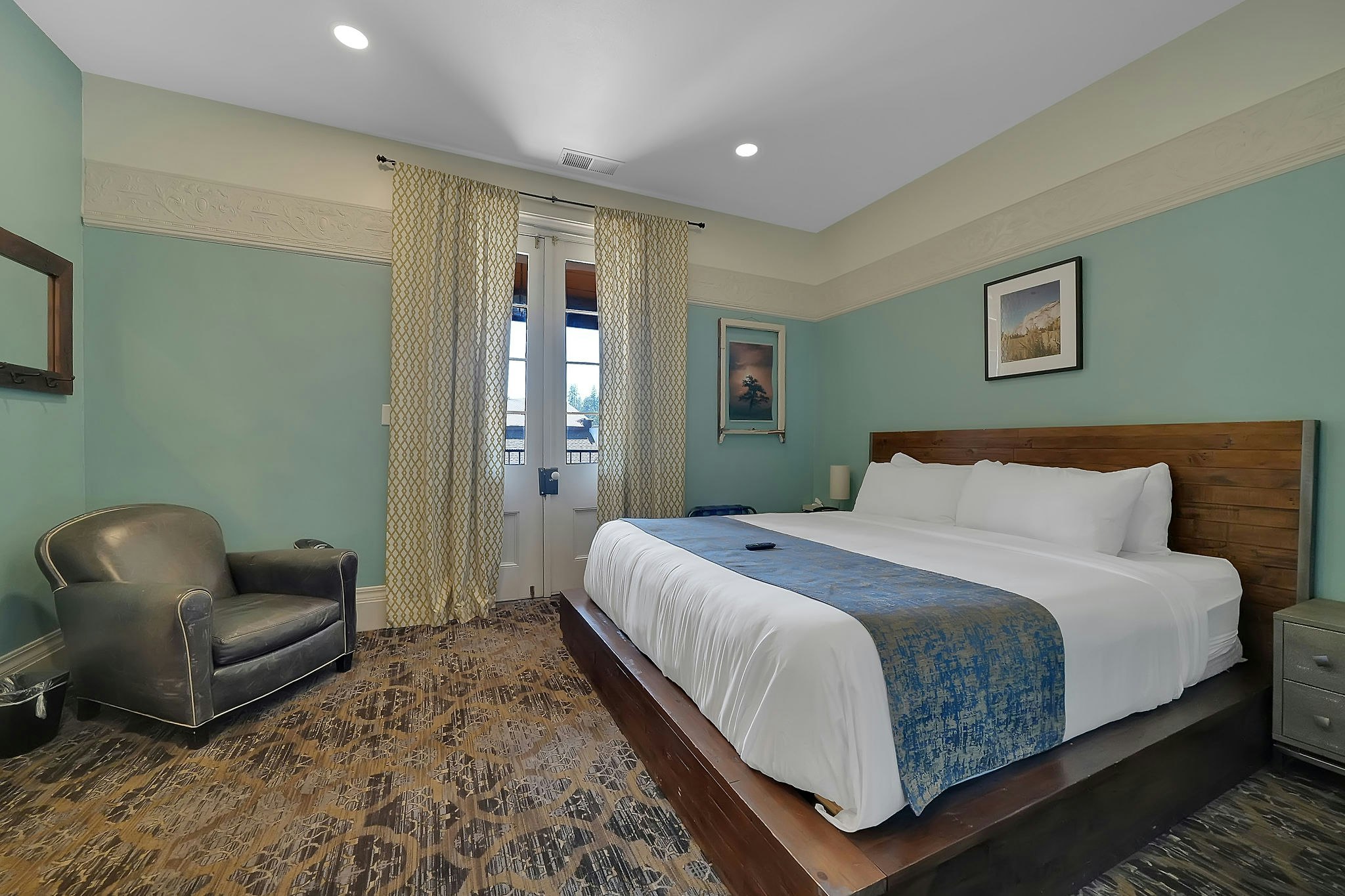 The Groveland Hotel 8/31