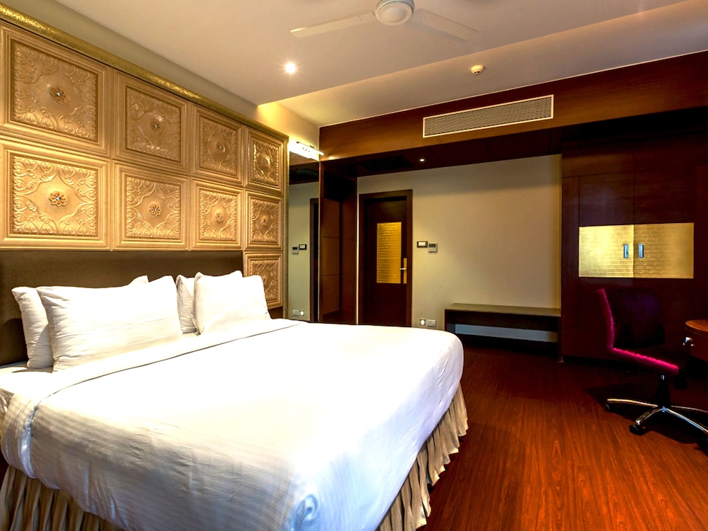1 BEDROOM, LUXURY, SUITE