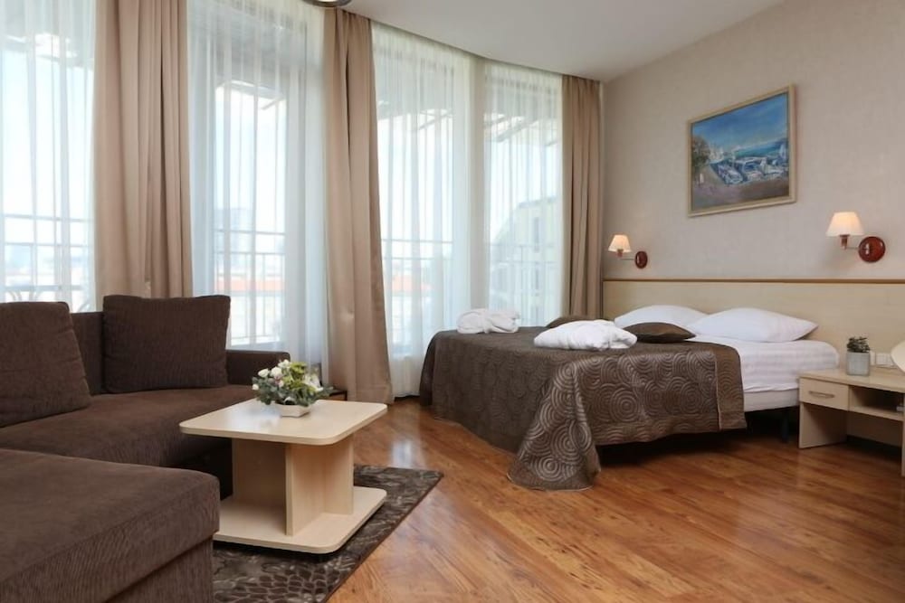 Studio, Double Bed, Balcony