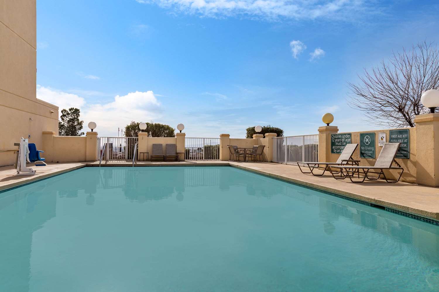 La Quinta Inn & Suites by Wyndham El Paso East 34/37