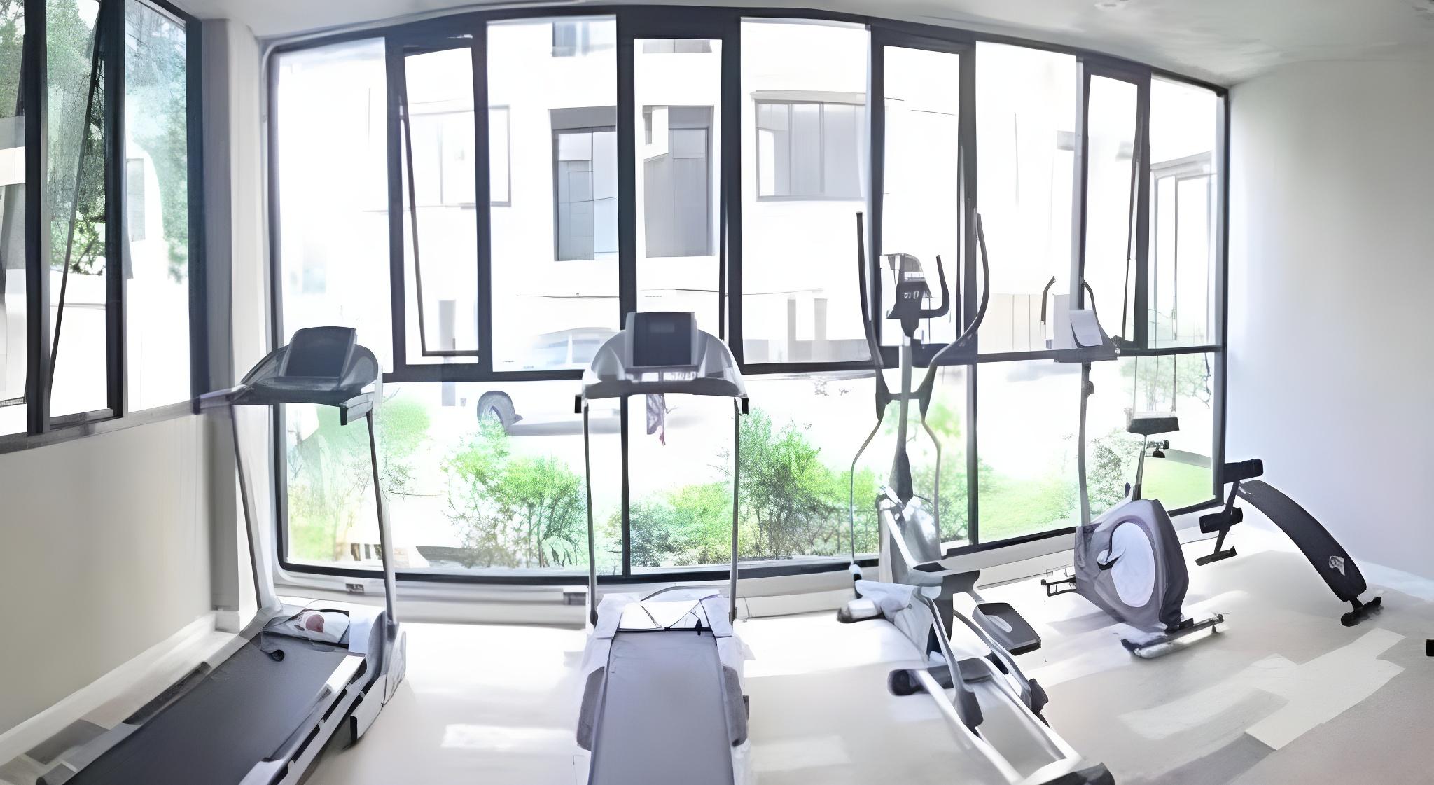 Izen Plus Budget Hotel & Residences 43/57