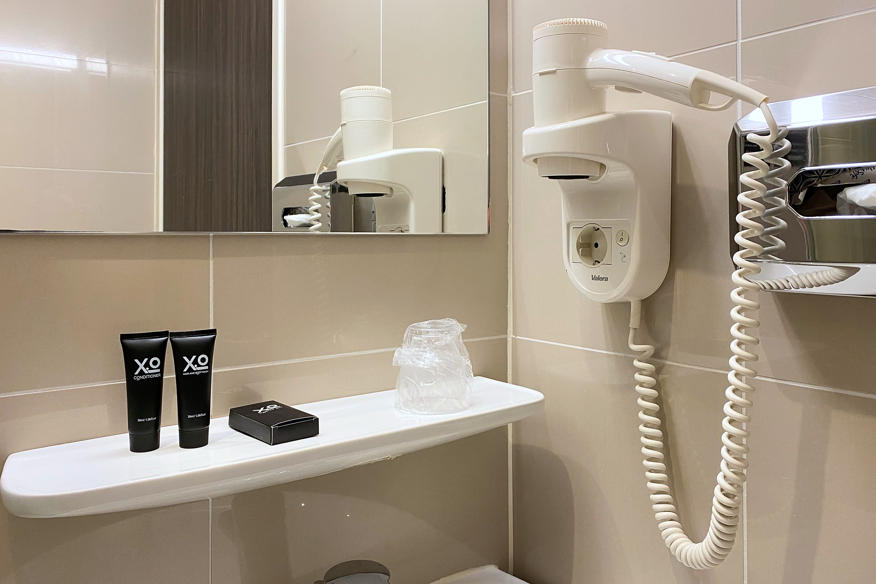 Basic, Single, Hotel Van Gogh 3/3