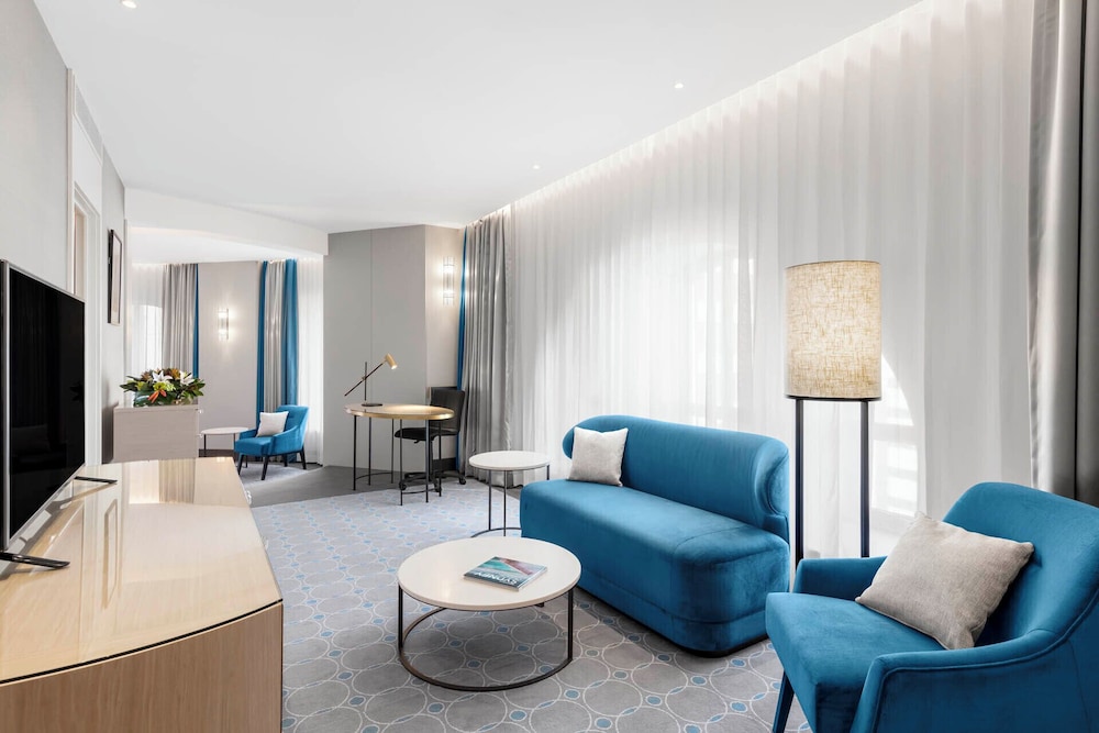 Paradox Sydney 44/56