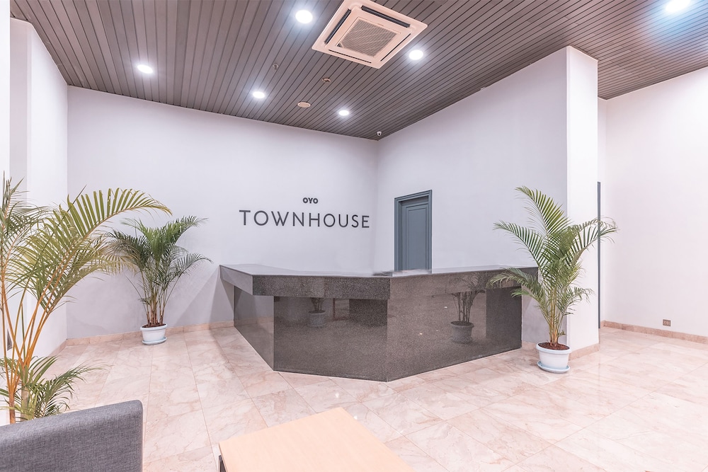 OYO Townhouse 2 Hotel Gunung Sahari 9/67
