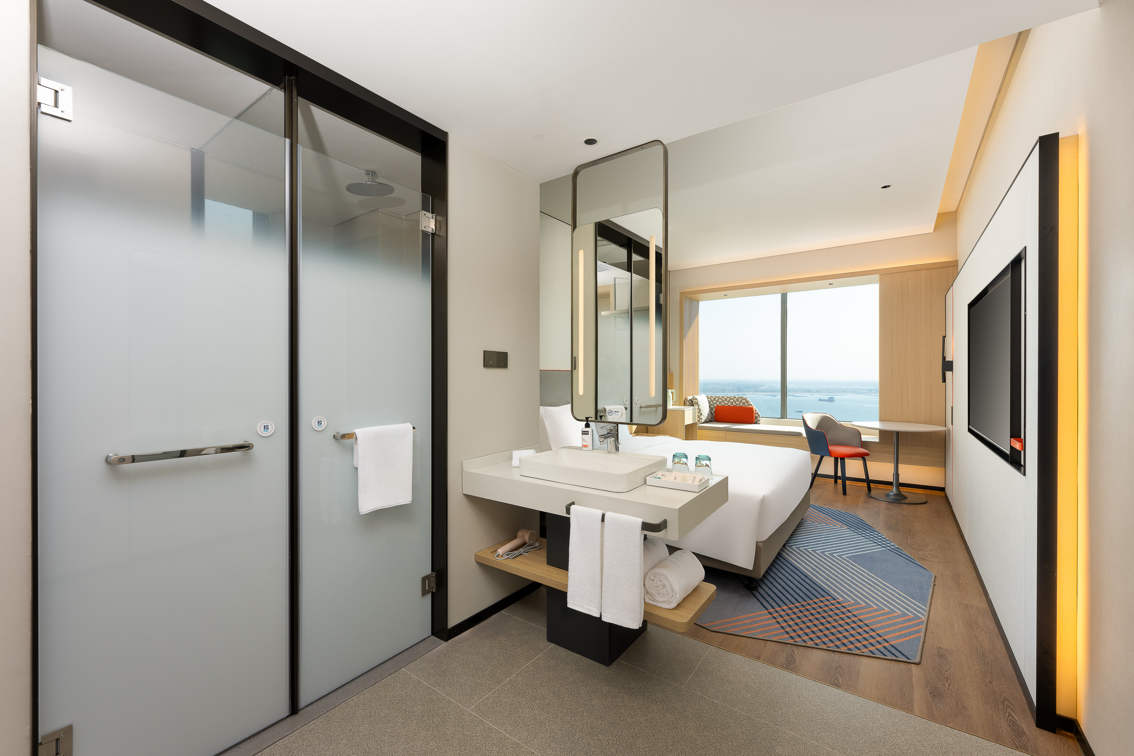 Holiday Inn Express Zhanjiang Coast 40/41