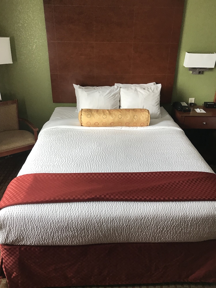 Best Western Plus Altoona Inn 10/43