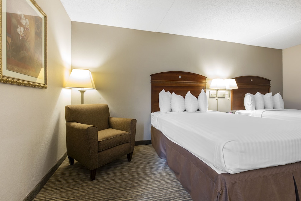STANDARD, 2 DOUBLE BEDS