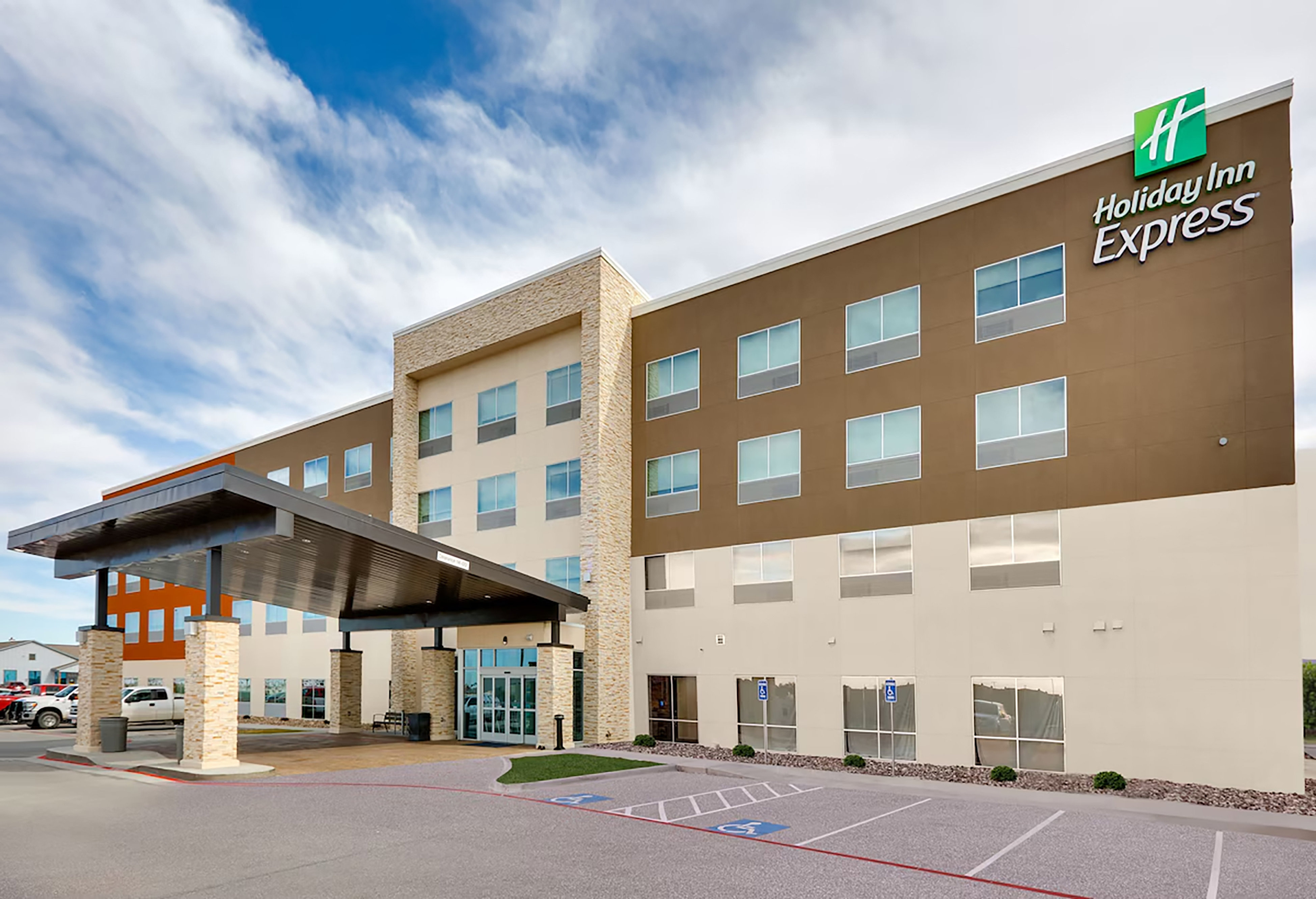 Holiday Inn Express Kermit 40/40