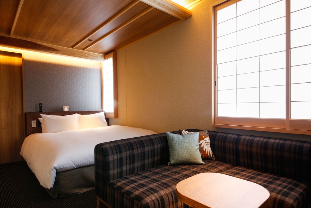 Minato Koyado Umi no Kaori to Awajishima 15/50