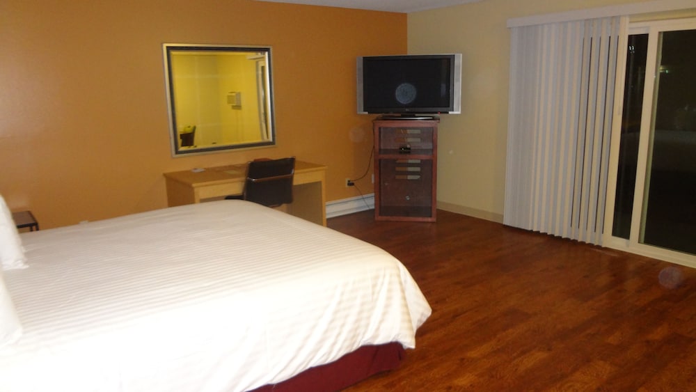 Interurban Suites Hotel, a Dazzler Select by Wyndham 12/69