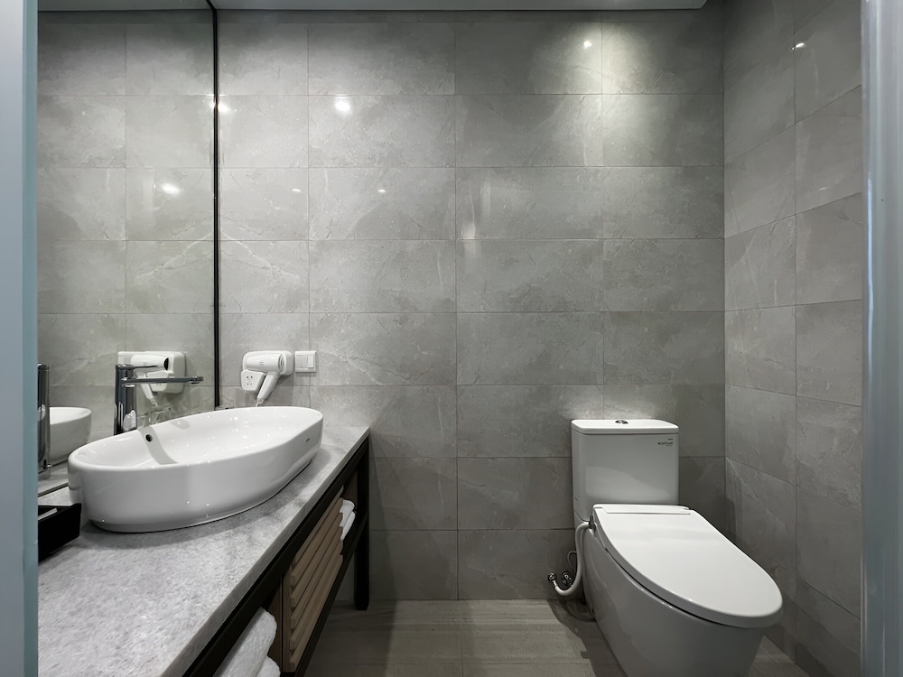 Ra Suites Simatupang 50/50