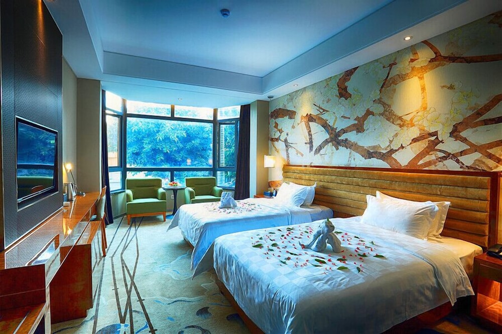 DELUXE, TWIN BEDS