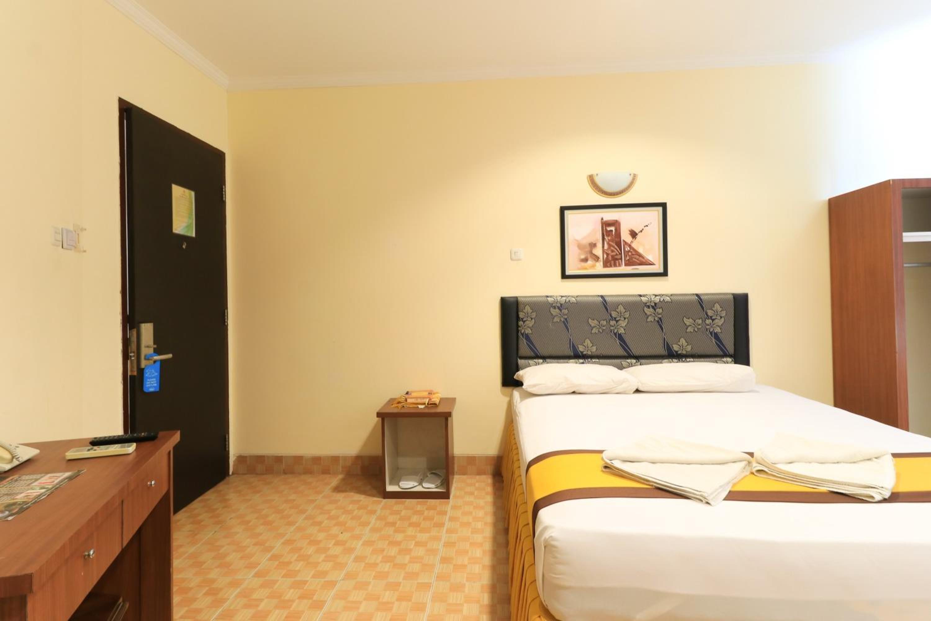 DELUXE, DOUBLE BED