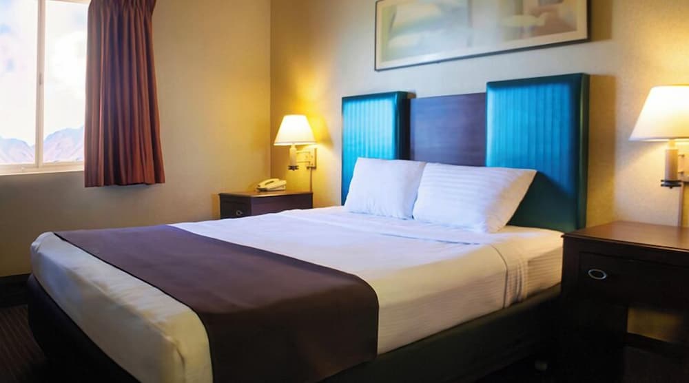 DELUXE, SUITE, 2 DOUBLE BEDS