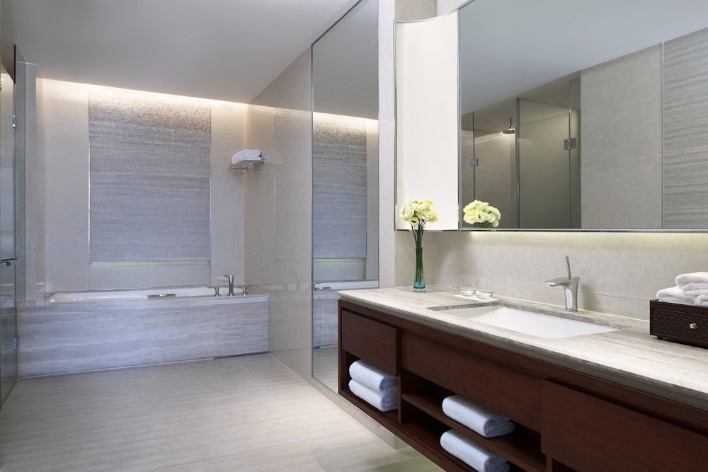 The Oct Harbour Shenzhen Marriott Executive Apartments 15/38