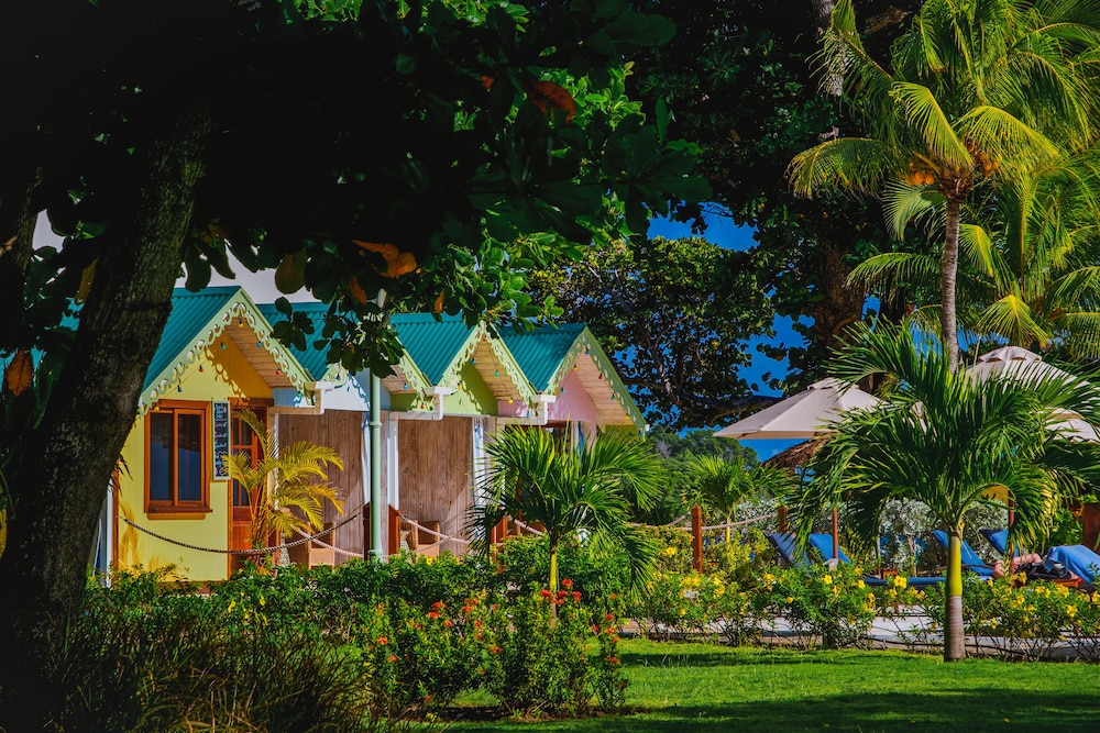 Bequia Beach Hotel 65/78