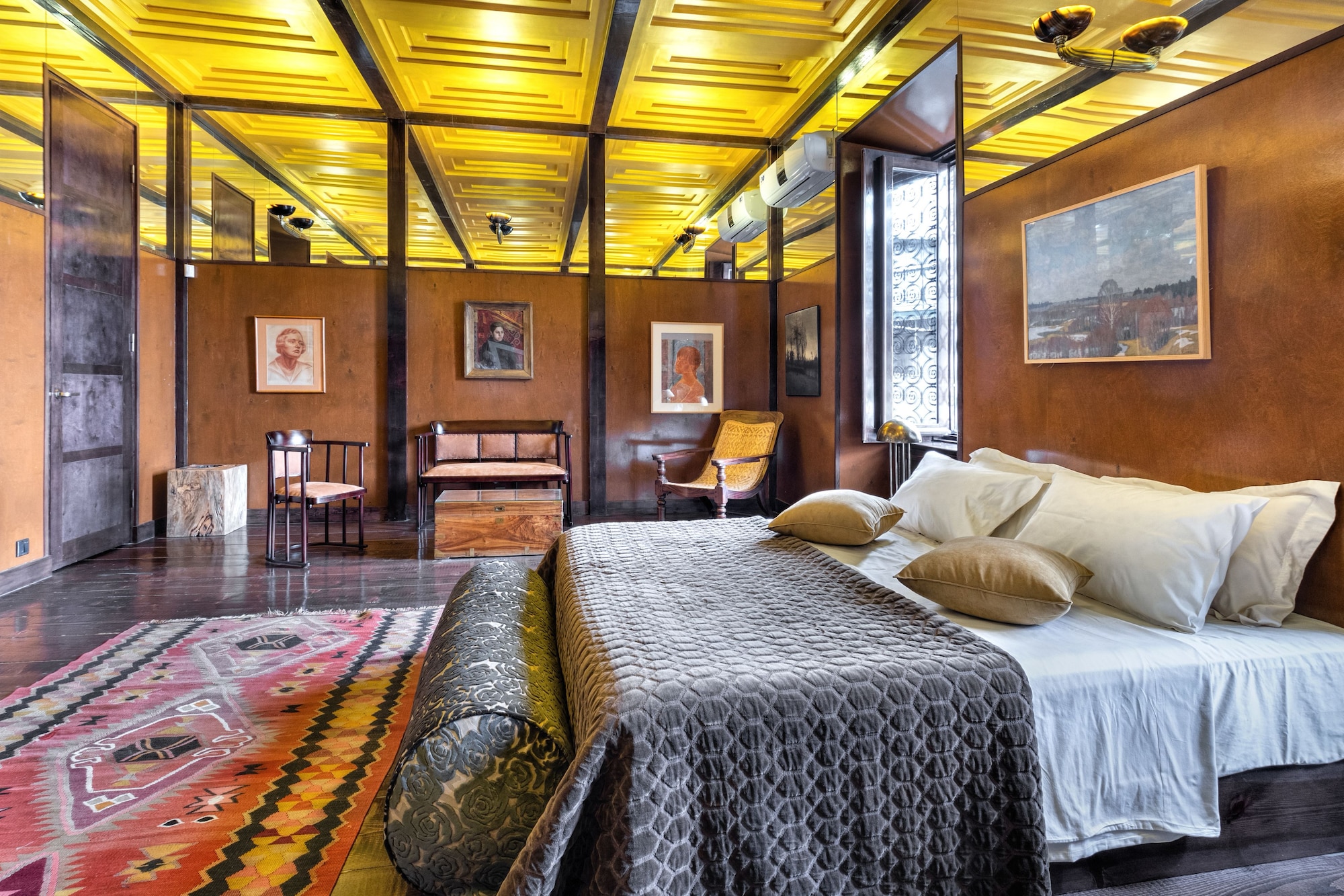 LUXURY, QUEEN BED, CITY VIEW, EXECUTIVE LEVEL