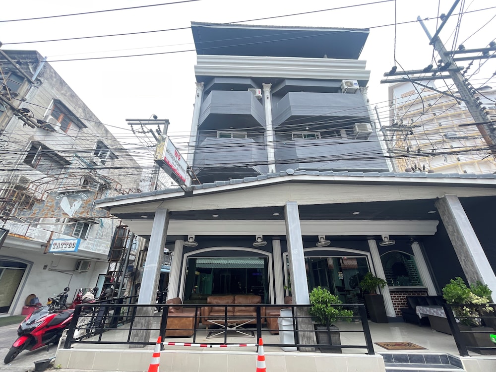 W-9 Hotel 1/73