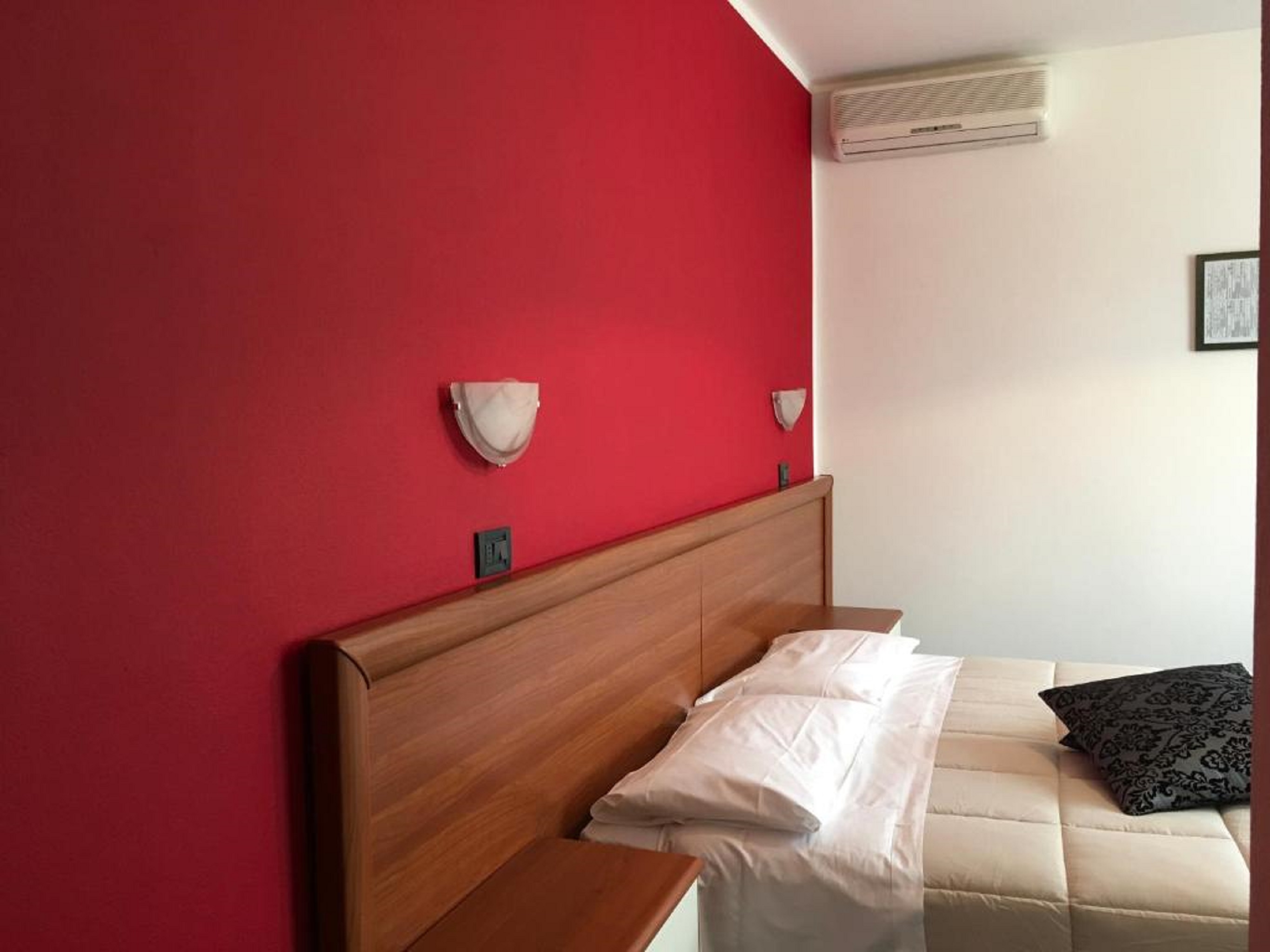 Standard, Double or Twin Bed