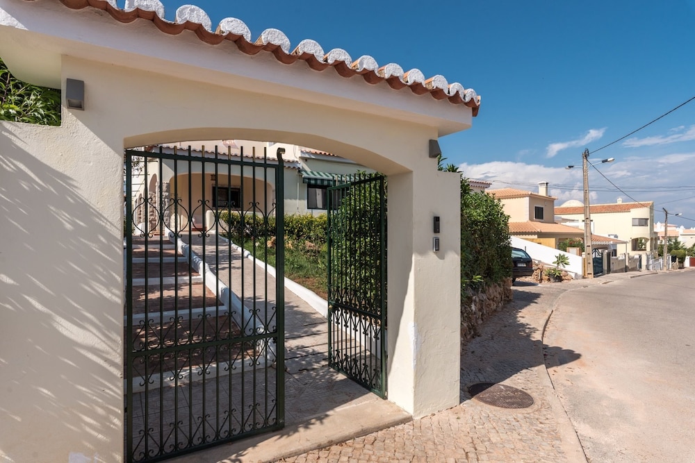 Quinta Da Paz Boutique Bed And Breakfast 1/46