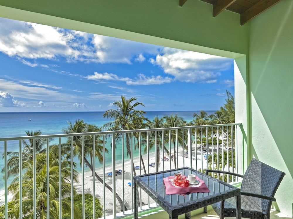 Coconut Court Beach Hotel 21/50