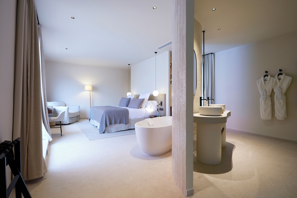Suite, Queen Bed