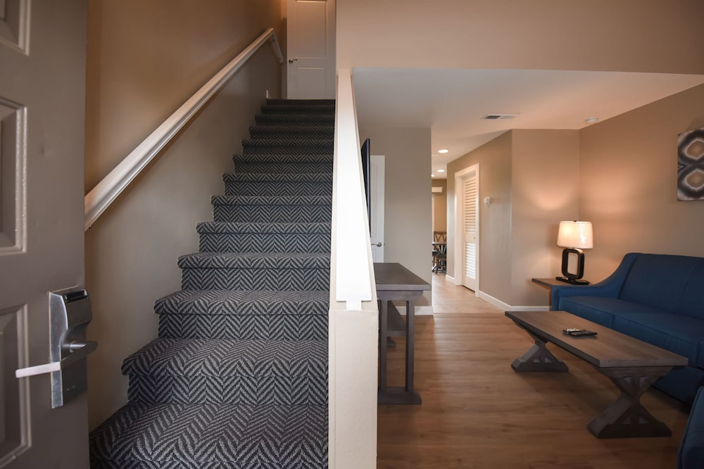 Waterside Suites And Marina 24/43
