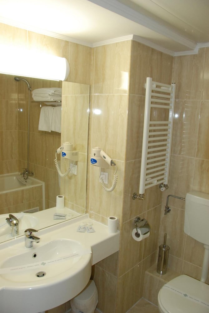 Hotel Moldova 32/80