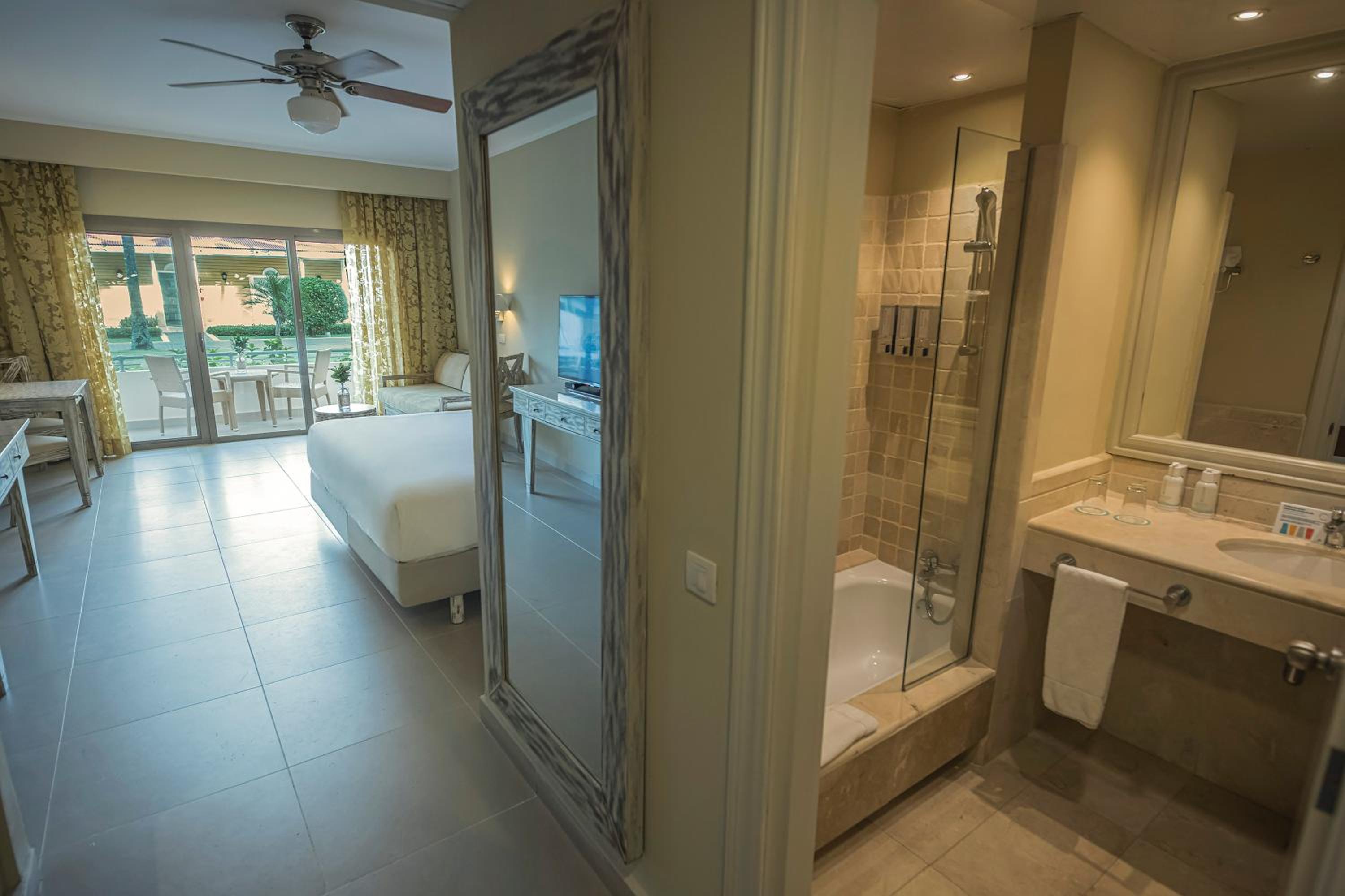 Premium, 2 Double Beds, Near the Pool
