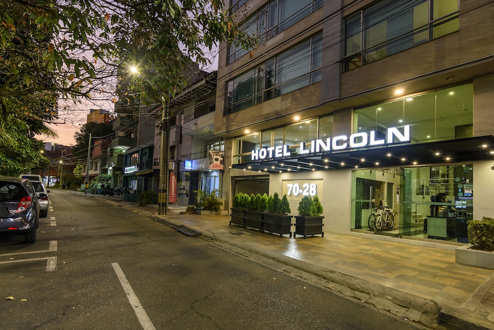 Lincoln Hotel 65/71