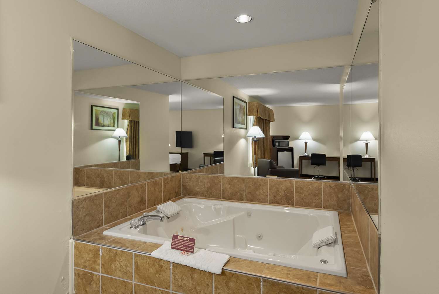Best Western Lakewood Inn 37/37