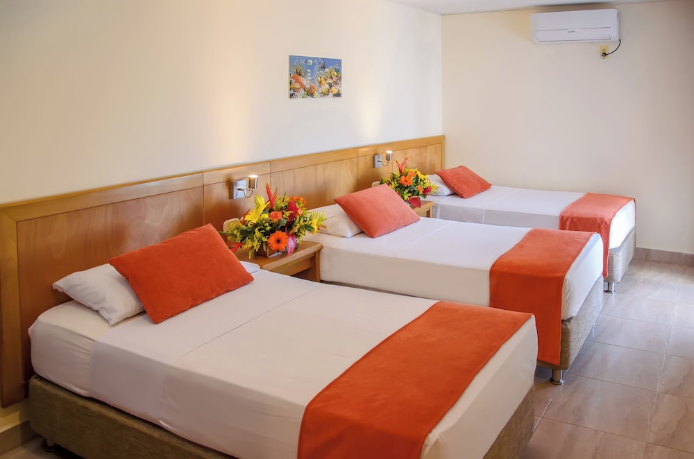 ROOM, TRIPLE