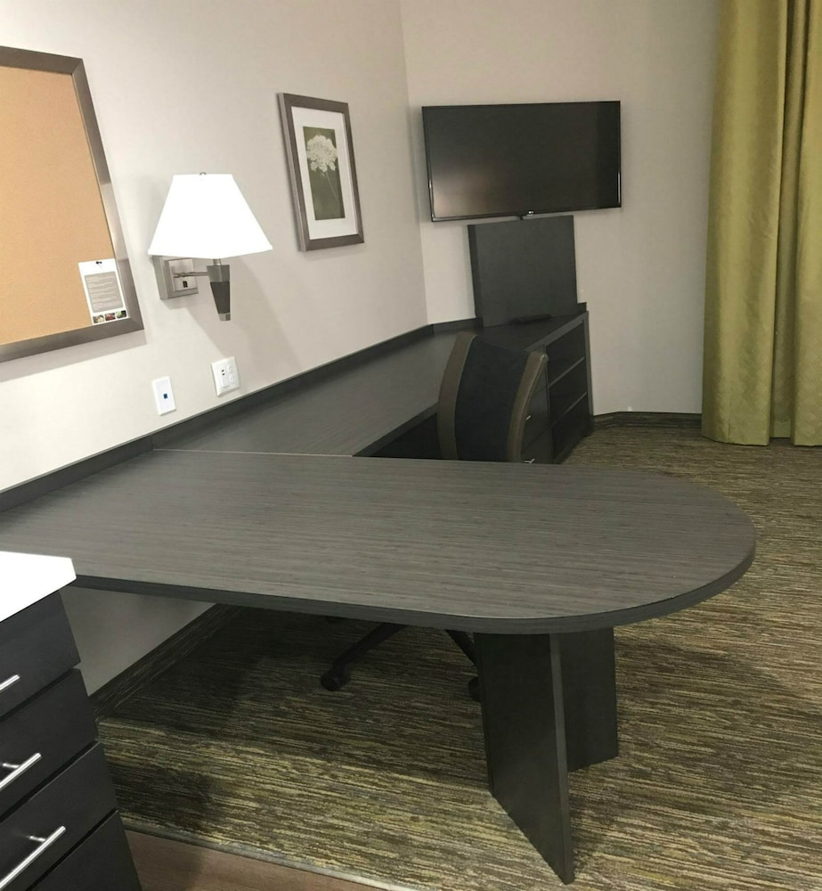 CANDLEWOOD SUITES KANSAS CITY - INDEPENDENCE 50/63