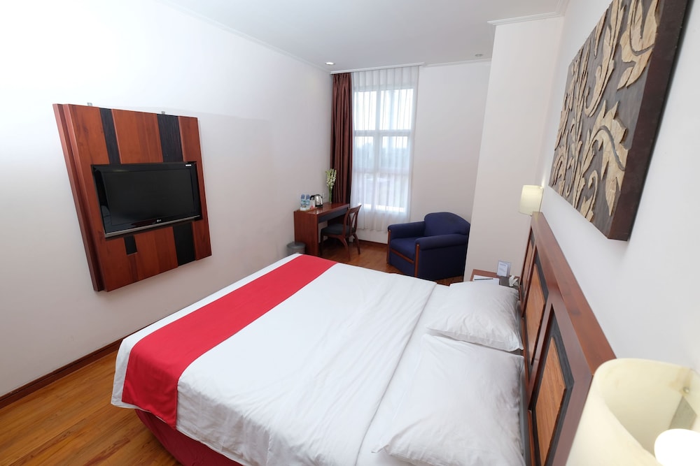 DELUXE, DOUBLE BED, CITY VIEW