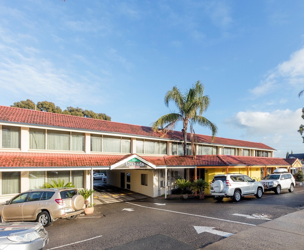Adelaide Granada Motor Inn 59/65