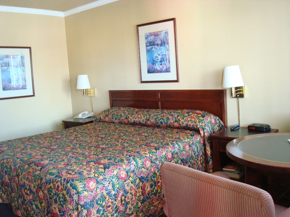 Heritage Inn 18/57