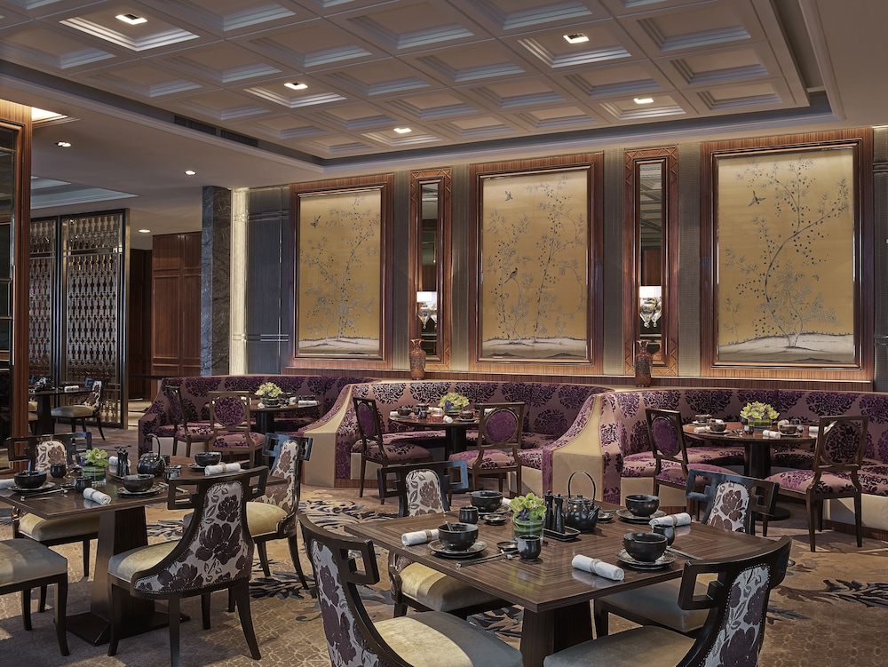 Shangri La At the Fort Manila 86/111