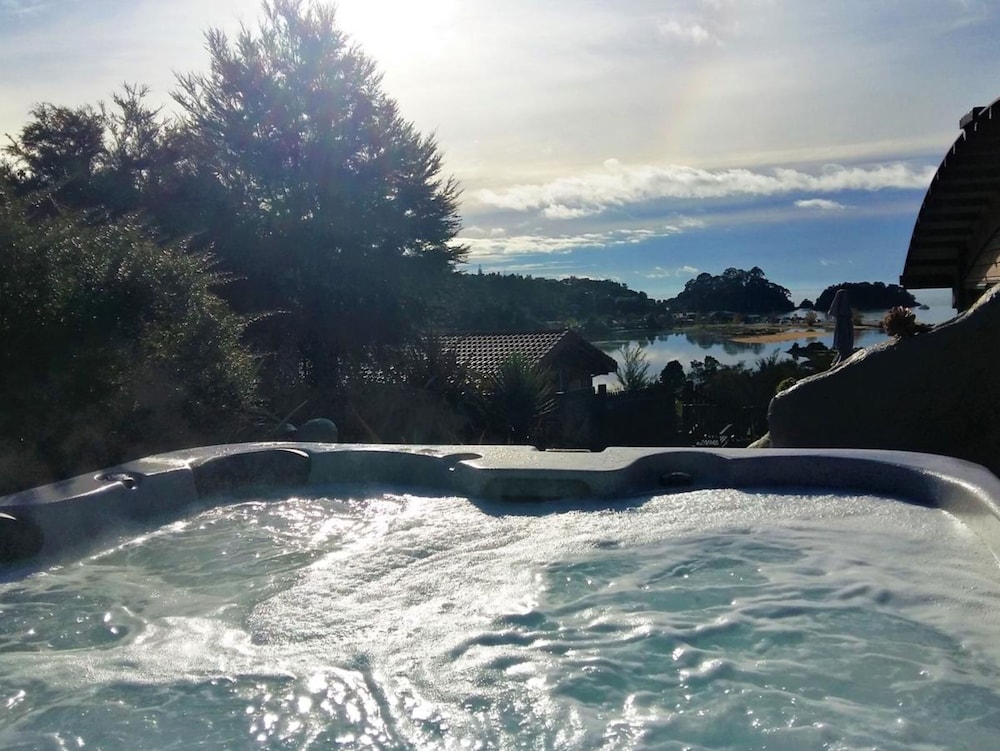 KIMI ORA ECO RESORT 58/70