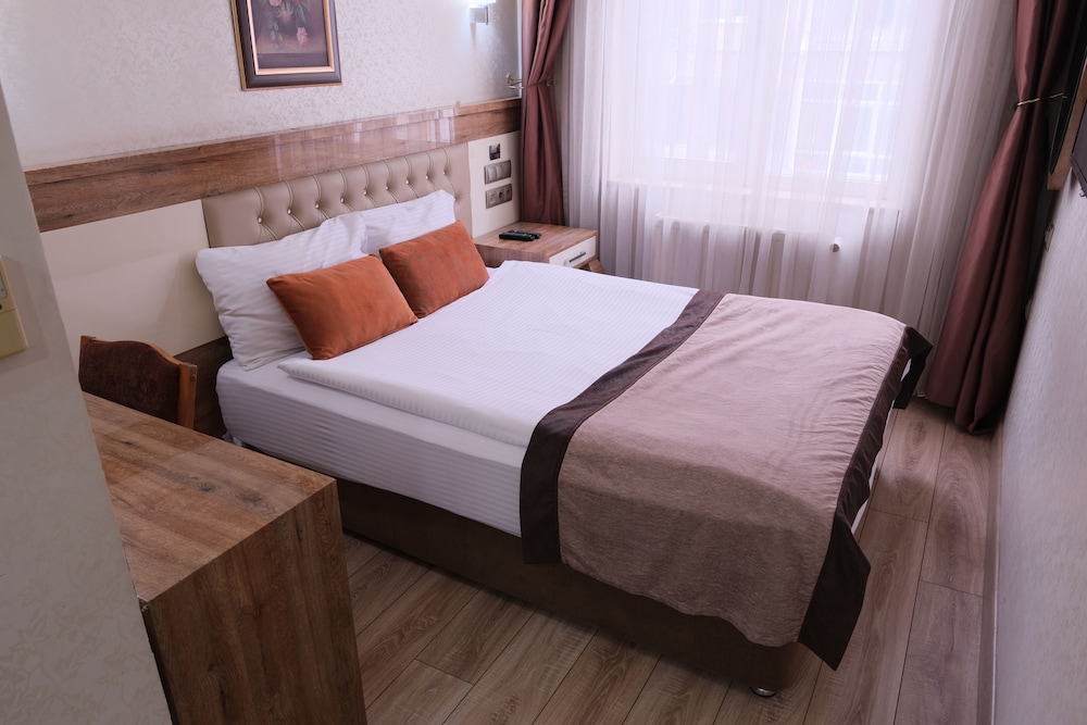 Grand Zara Hotel 19/49