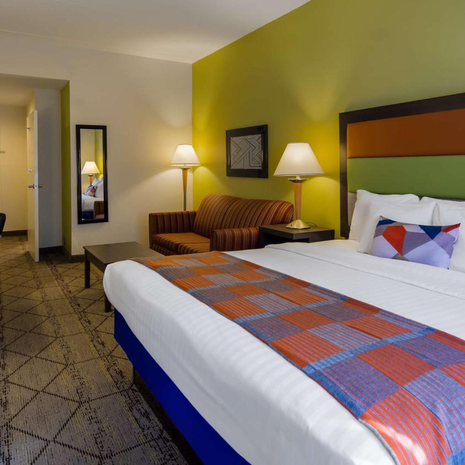 Mini, Suite, King Bed