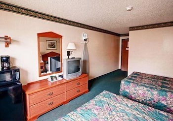 Econo Lodge Akron Copley Northwest 16/34