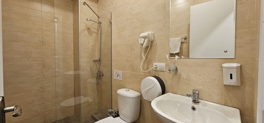 Hotel Iveria 44/50