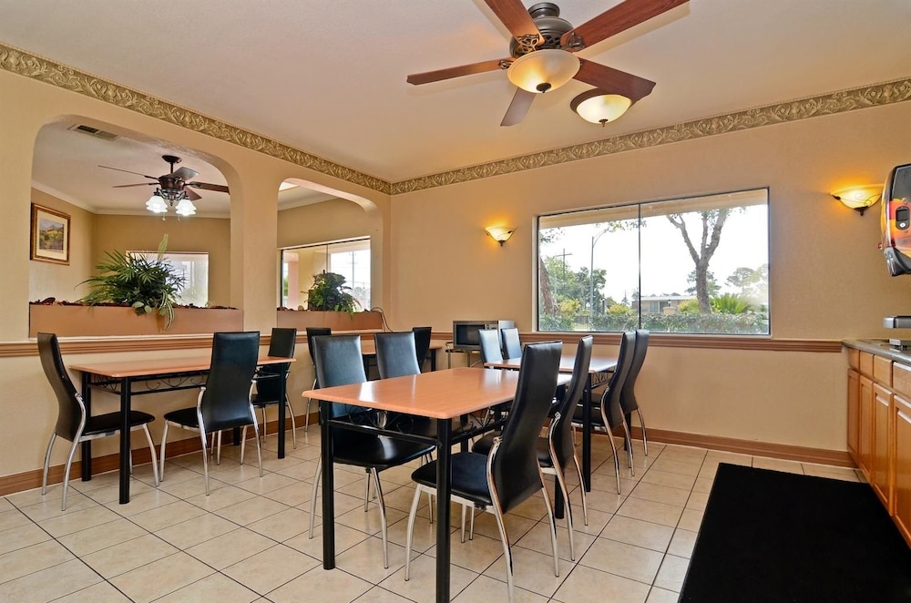 Motel6 Lake Charles, LA 40/55