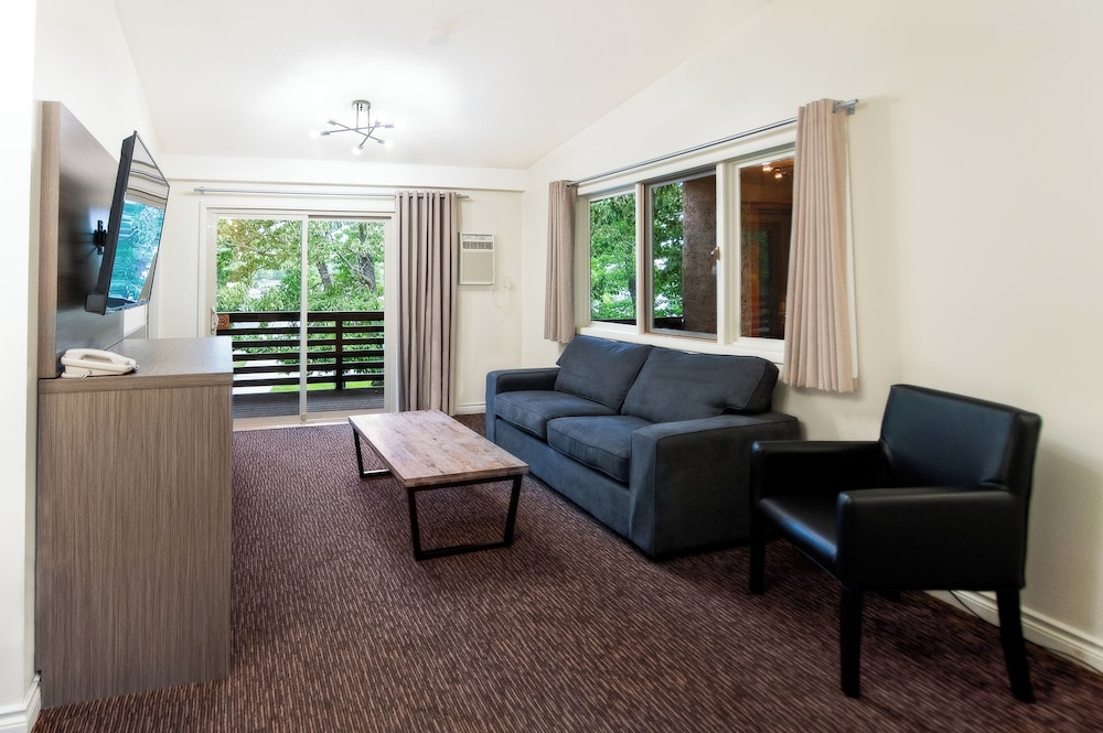 Bayshore Inn Resort And Spa 27/54