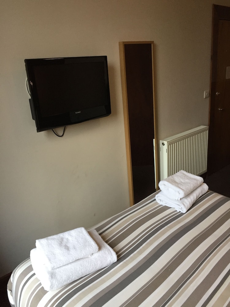 Edinburgh House Hotel 23/50