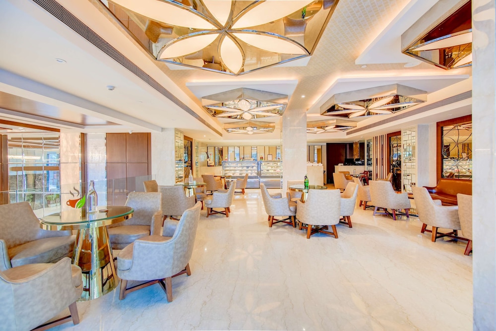 Radisson Blu Gorakhpur 30/50