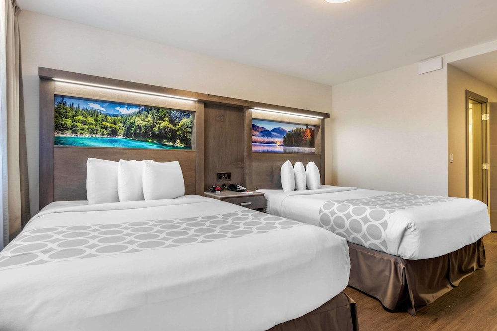 Super 8 by Wyndham Macleod Trail Calgary 23/60