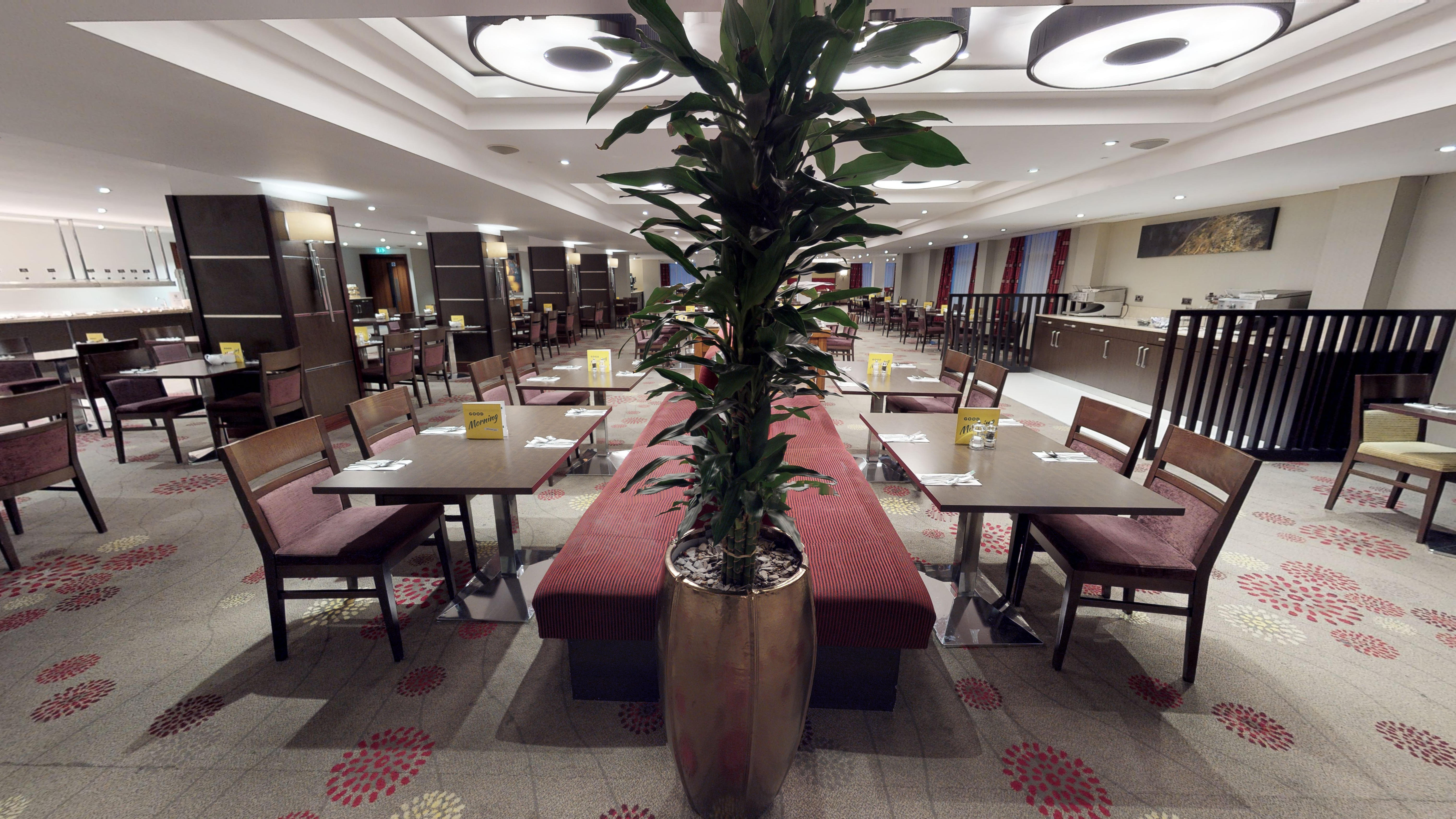 Holiday Inn London - Kensington High St. by IHG 61/81